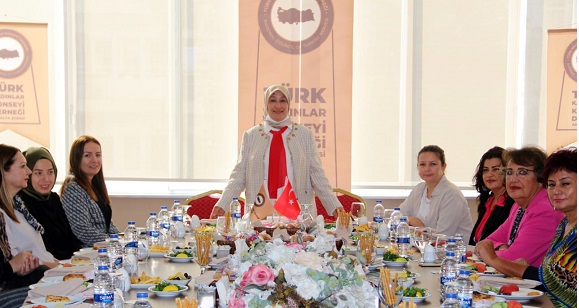 Türk Kadınlar Konseyi Kahvaltıda Toplandı