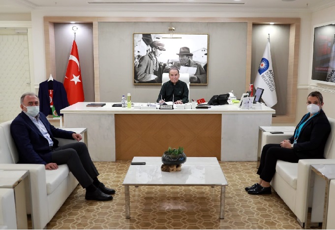 Başkan Muhittin Böcek Görev Başında!