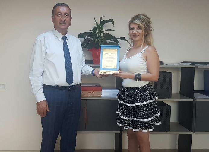 Yasemin Sinci'ye En İyi Çıkış Yapan İş Kadını Ödülü