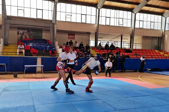 GENÇLER BÜYÜKLER KİCK LİGHT MÜSABAKALARI GÖZ DOLDURDU