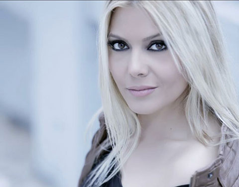 Esra Özmen Ameliyatlı Yüzünü Paylaştı!