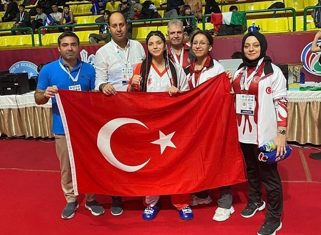 TÜRK KİCK BOKS TAKIMI MADALYALARI TOPLADI