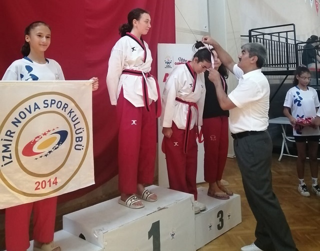 POOMSECİLER  TATAMİNİN TOZUNU ATTILAR